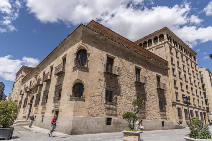 Salamanca 081 - palacio de Garcia Grande - caja de Salamanca.jpg